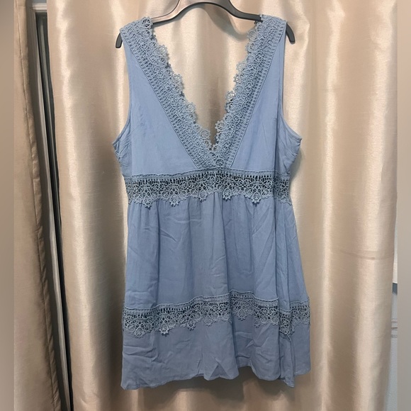 Lace trim mini dress - Picture 1 of 10